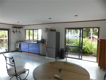 Seaviews, Cedar hot tub, Kayaking, Native Virgin bush - WHANGAREI