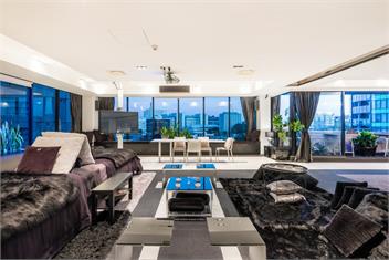 The Black Diamond  - Auckland