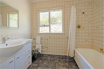 Tahuna Views - Spa Pool, Sea Views, Great for Kids - Nelson