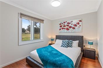 Spacious house near Melb Airport, Sleeps 12  - Melbourne
