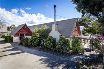 Cornish Point Holiday Home - Cromwell