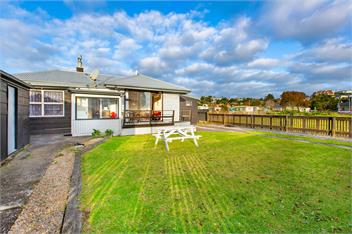 Raglan Holiday Home -