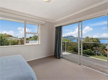 Lofty Lakeviews (Bachcare) - Acacia Bay