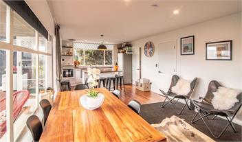The Grandstand (Bachcare) - Akaroa