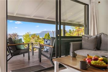 Splendour on Spencer (Bachcare) - Lake Tarawera