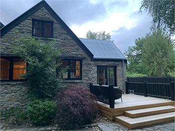 Matukituki House Lake Wanaka 5 bedroom luxury stone cottage holiday home - Wanaka