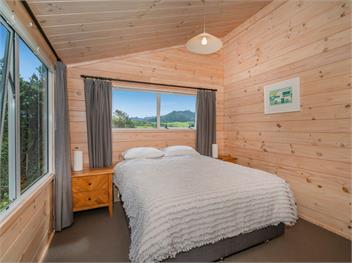 Ocean Beach Beauty (Bachcare) - Tairua