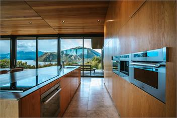 Aurum | Sleeps 6 | Breathtaking Lake Views | Contemporary & Unique - Wanaka