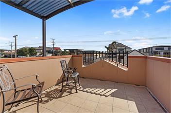 Poolside Serenity (Bachcare) - Papamoa