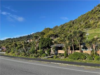 Paparoa Hut - Punakaiki