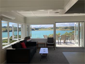 RAGLAN - STUNNING HARBOUR VIEWS - Waikato