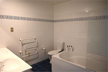 Frankton House (Bachcare) - Queenstown
