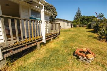 Relax and Unwind at Te Horo Beach - Otaki