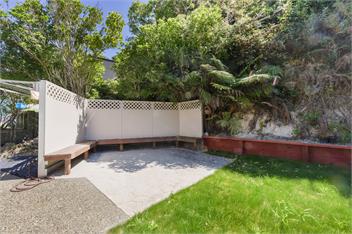 Kaiteriteri Beach House - Renovated & Steps from the Beach - Tasman
