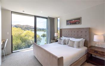Willow Waters | Lakeside luxury with all day sunshine - Queenstown