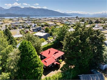 Fiordland Hideaway (Bachcare) - Te Anau