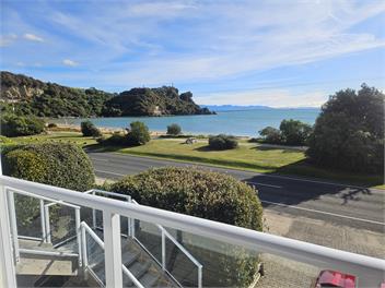 Hop Skip & Jump To The Beach - Takaka