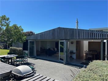 Coastal Retreat - Te Awanga