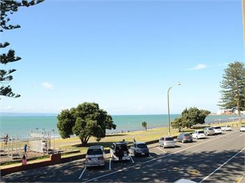 Barrons by the Beach - Napier