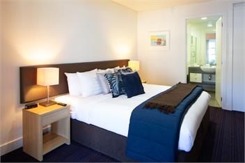 2BR Lakefront Apt in Queenstown | Wi-Fi & Parking - Queenstown