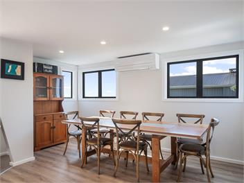 Paraparaumu Beach House · Dogs Welcome - Sunset Shores - 