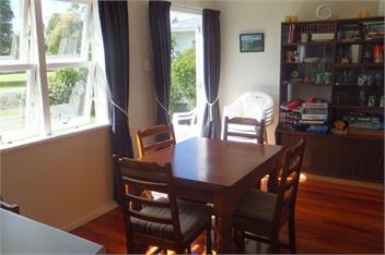 Wind down on White - 3 bedroom -big back yard (homeaway) - Whitianga