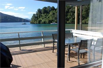 Clovelly Cottage - Near Picton