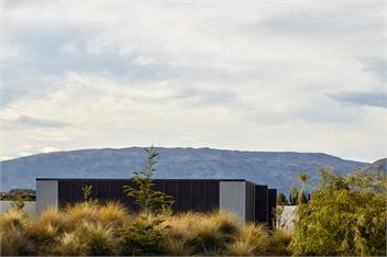 Te Pakeke | Couples Retreat | High End Luxury | Unique Architecture | Lake & Mountain Views - Wanaka