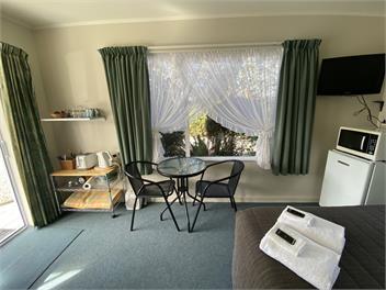 Curio Bay Seaside Accommodation - Curio Bay