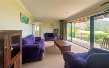 Stunning Panoramic views - 5 Bedrooms - 15m to Wanaka - Wanaka