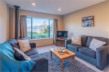 Fantail Cottage with Sea Views (Bachcare) - Akaroa