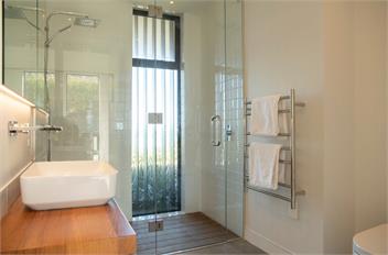 Lightning Ridge Views (Bachcare) - Waimarama