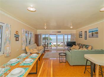Poppy's Beach House (Bachcare) - Whangapoua