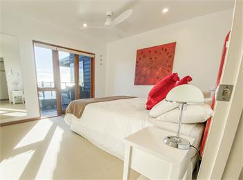 Te Koha: Luxury hillside beach residence @ Te Ngaere Bay - kaeo