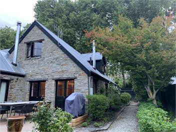 Matukituki House Lake Wanaka 5 bedroom luxury stone cottage holiday home - Wanaka