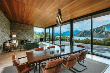 Aurum | Sleeps 6 | Breathtaking Lake Views | Contemporary & Unique - Wanaka