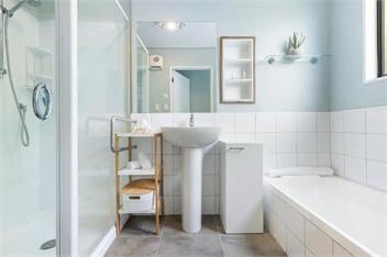 The Alpine (Bachcare) - Queenstown