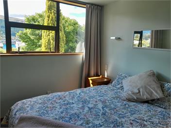 Spacious Sunny Retreat - Queenstown