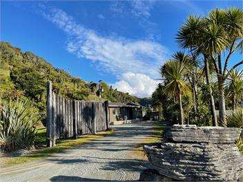 Paparoa Hut - Punakaiki