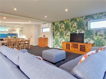 Hosts on the Coast Hillview Hideaway - Waihi Beach