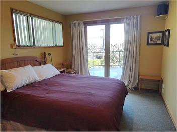 Retro Ski Lodge (Bachcare) - Wanaka