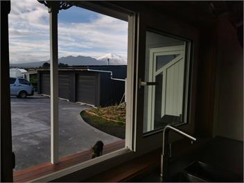 Country Living on Surfhighway 45 - new plymouth