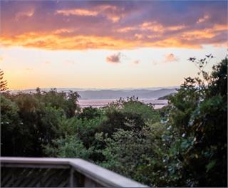 Peace and privacy in Lowry Bay - Lower Hutt