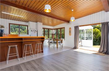 Waterfront Marlborough Sounds Stay near Picton - Picton
