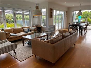 Fabulous large Bethlehem family home with pool - Tauranga