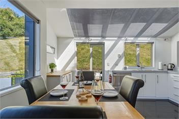 Harbour Crest Retreat (Bachcare) - Lyttelton