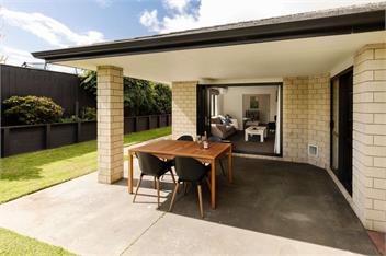 Strandon Coastal Townhouse (Bachcare) - New Plymouth