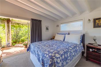 Garden and Bird Haven - Waiheke Island