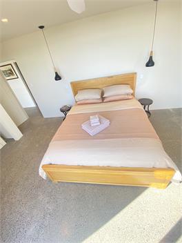 No.10 - A Boutique Harbour View Retreat -