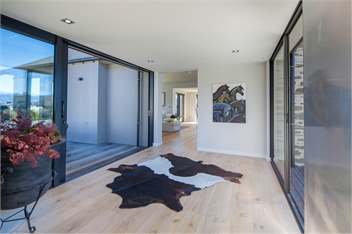 Infinity Drive | Sleeps 8 | Lake & Mountain Views | Spa Pool | Close To Walking/Biking Tracks - Wanaka